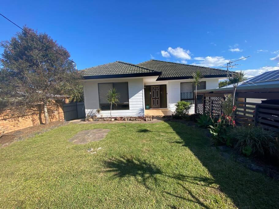 Boyle'S Beach House - Fully Furnished 3 Bedroom Home. Secure Parking. Nambucca Heads Exterior photo