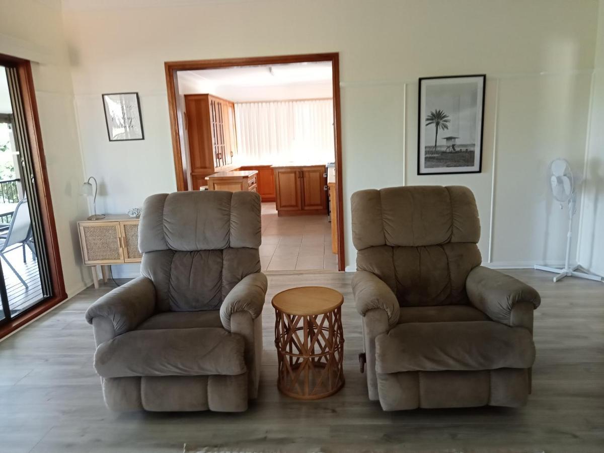 Boyle'S Beach House - Fully Furnished 3 Bedroom Home. Secure Parking. Nambucca Heads Exterior photo